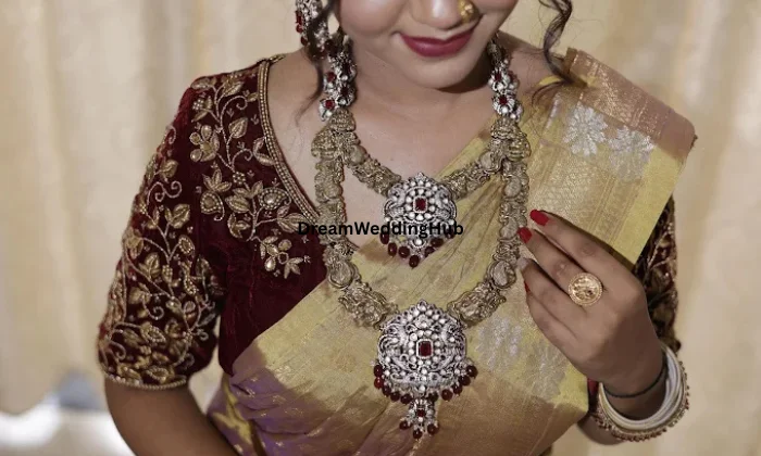 Laalsa rental jewellery